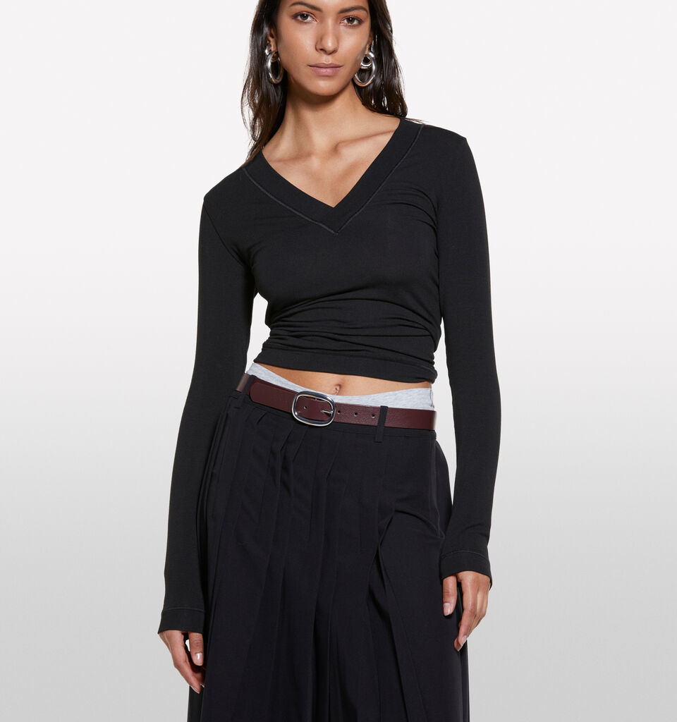 Black slim fit long sleeve t-shirt - women's long sleeve t-shirts - Black | Sisley image number 4